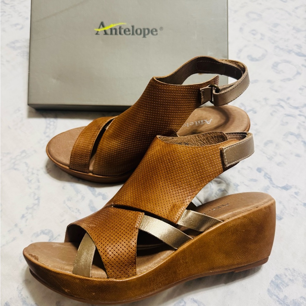 Antelope Brown Wedge Sandals size 9 NEW